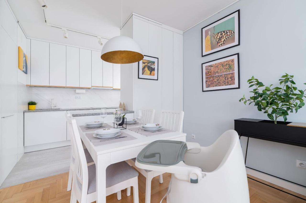 Cozy Bartla 19 By Renters Apartment Krakau